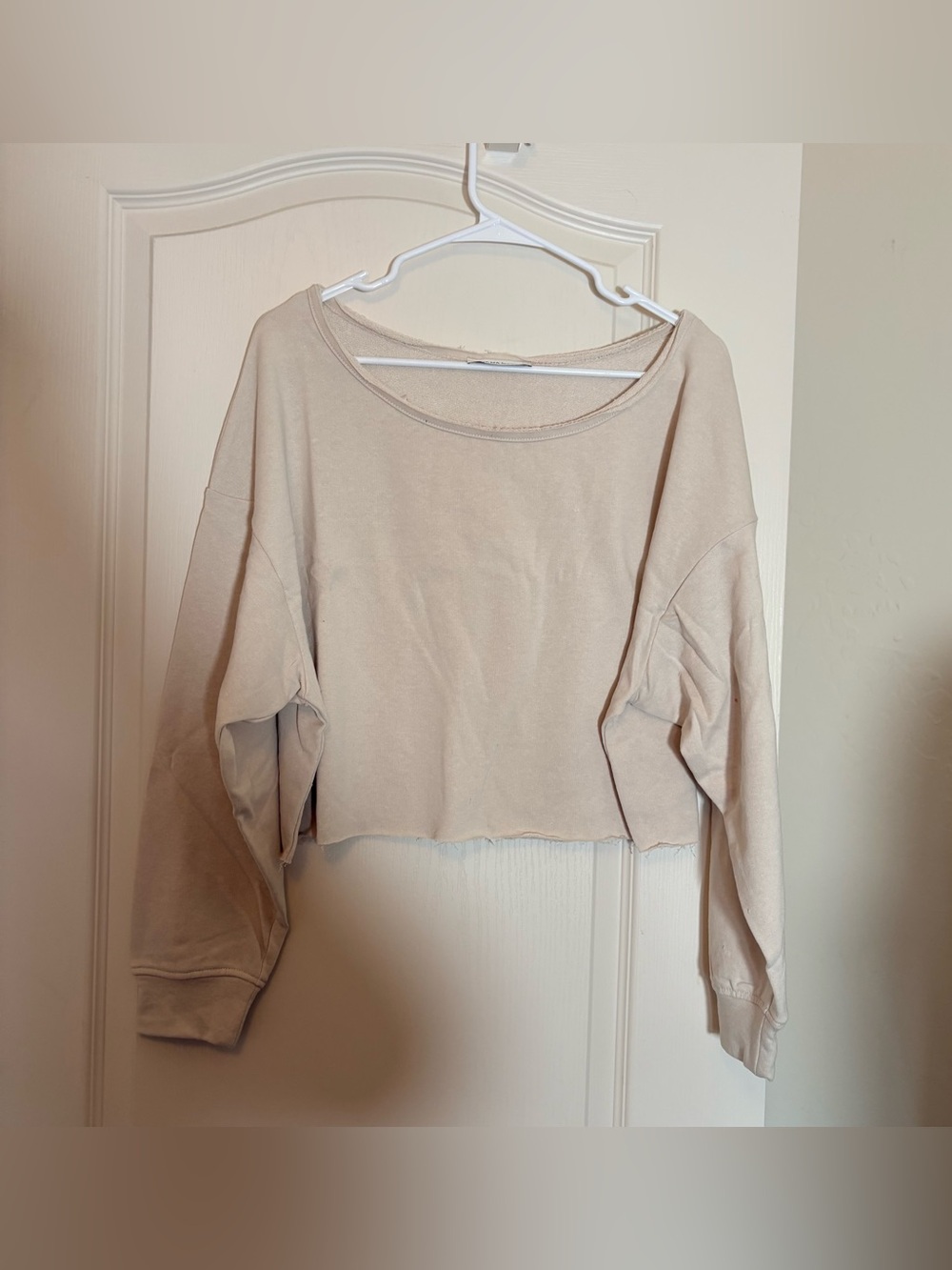 Zenana Cropped Raw Edge Boat Neck Sweatshirt Top Size Large Tan